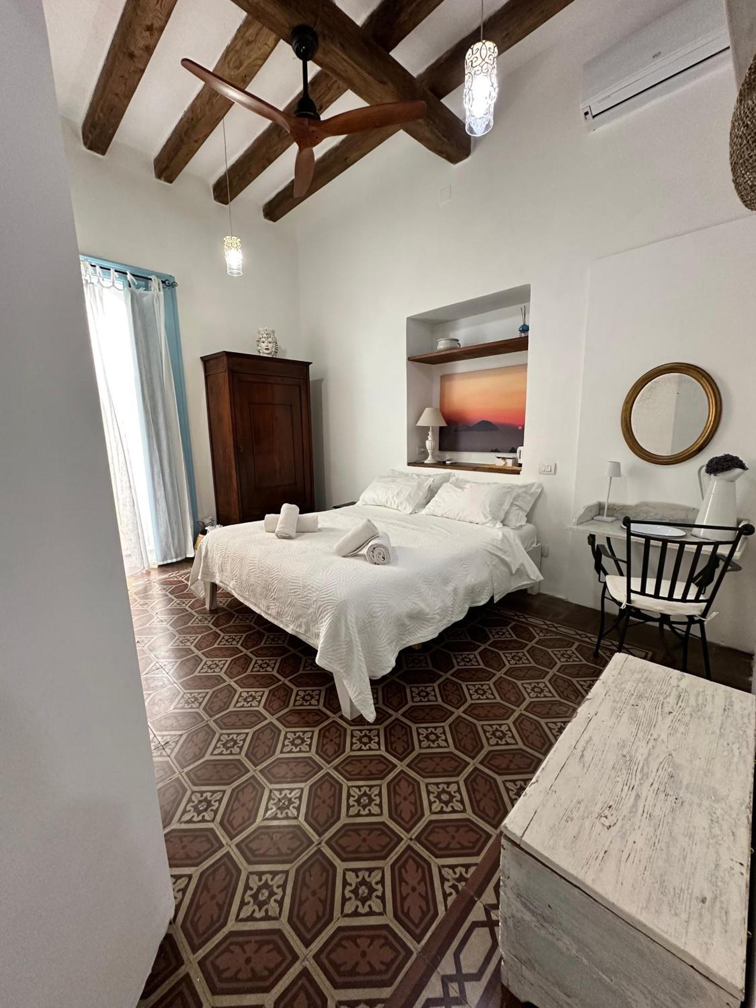 Antica Dimora Santa Marina Salina Bed & Breakfast Exterior photo